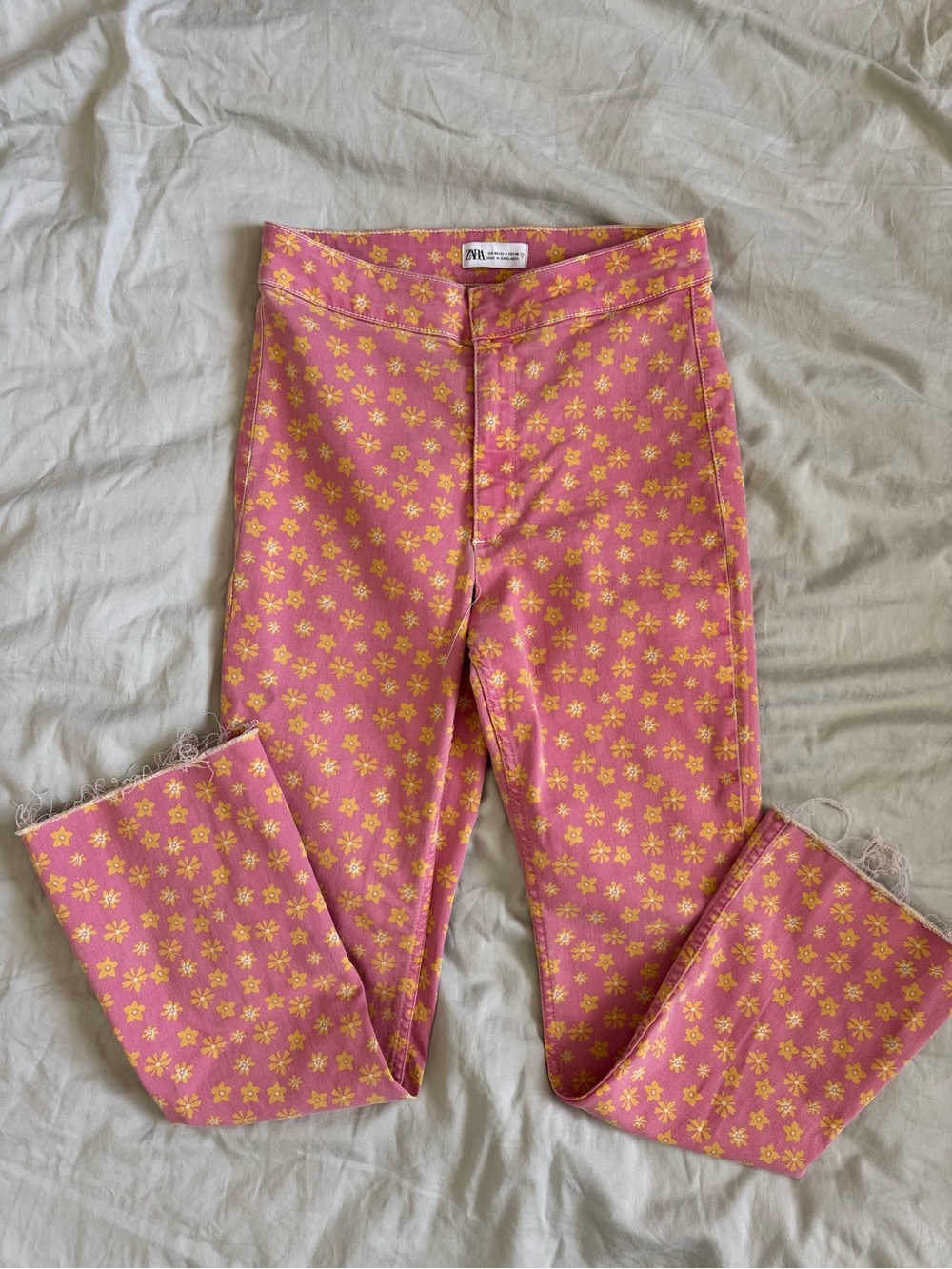 Zara Pink Floral Jeans with Yellow floral Print size 8